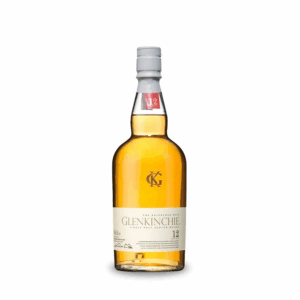 Botella de whisky escocés Glenkinchie 12 años single malt sobre fondo neutro